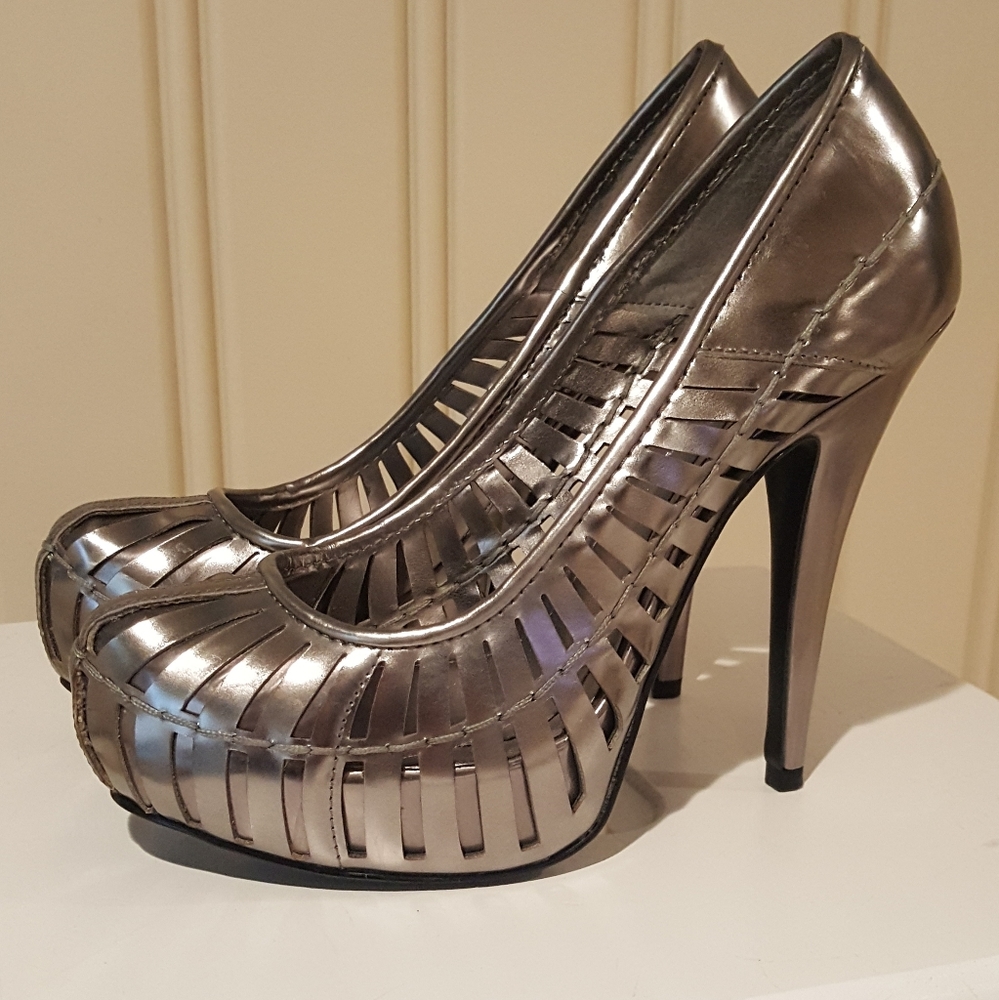 BCBGeneration Pewter Pumps